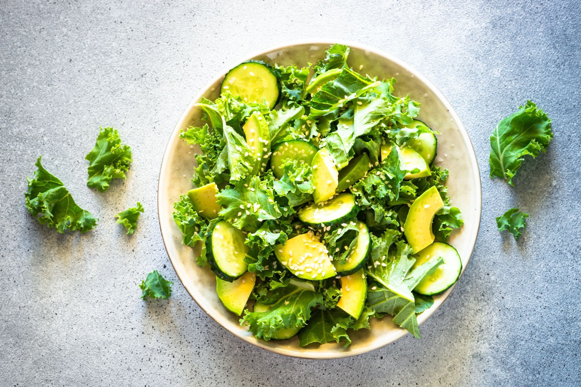 Prosty przepis na zdrową sałatkę warzywną